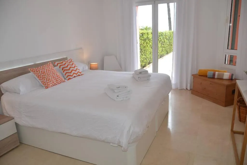 Lovely 2 Bedroom Unit With Private Pool Sotogrande Apartment